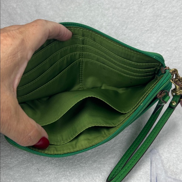 Coach Vibrant Green Leather Wristlet - Picture 8 of 9